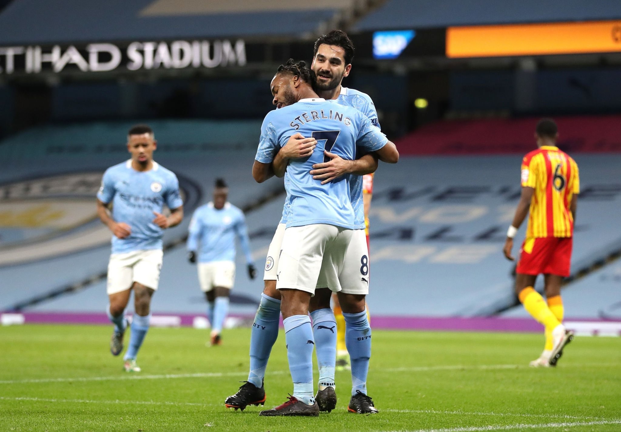 個鮮明的例 個鮮明的例